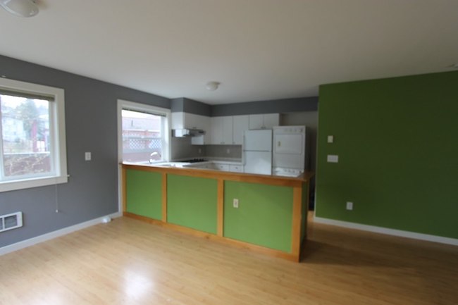 Maple Leaf Kitchen before